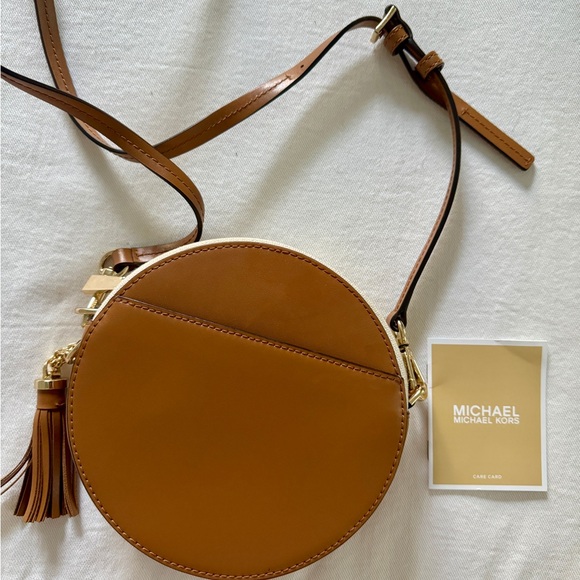 MK Small Canteen Crossbody Round Bag Purse - Picture 5 of 15